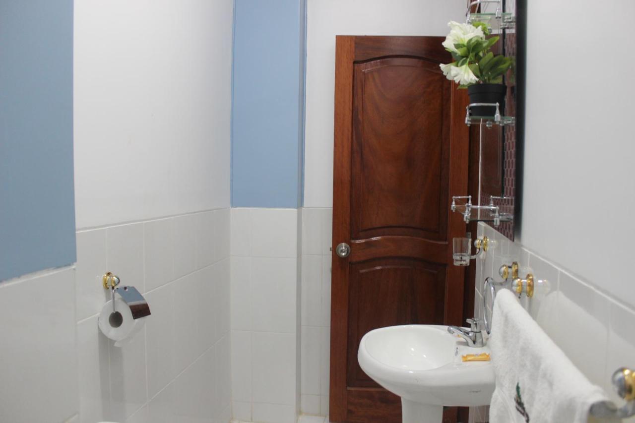 Hotel Boulevard Пуерто Малдонадо Екстериор снимка